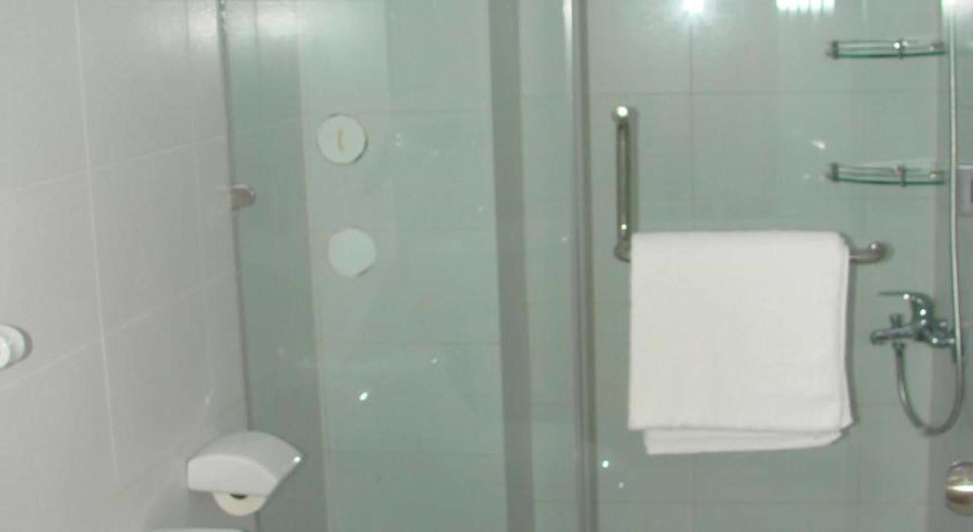 Cat Huy Hotel Хошимин Экстерьер фото